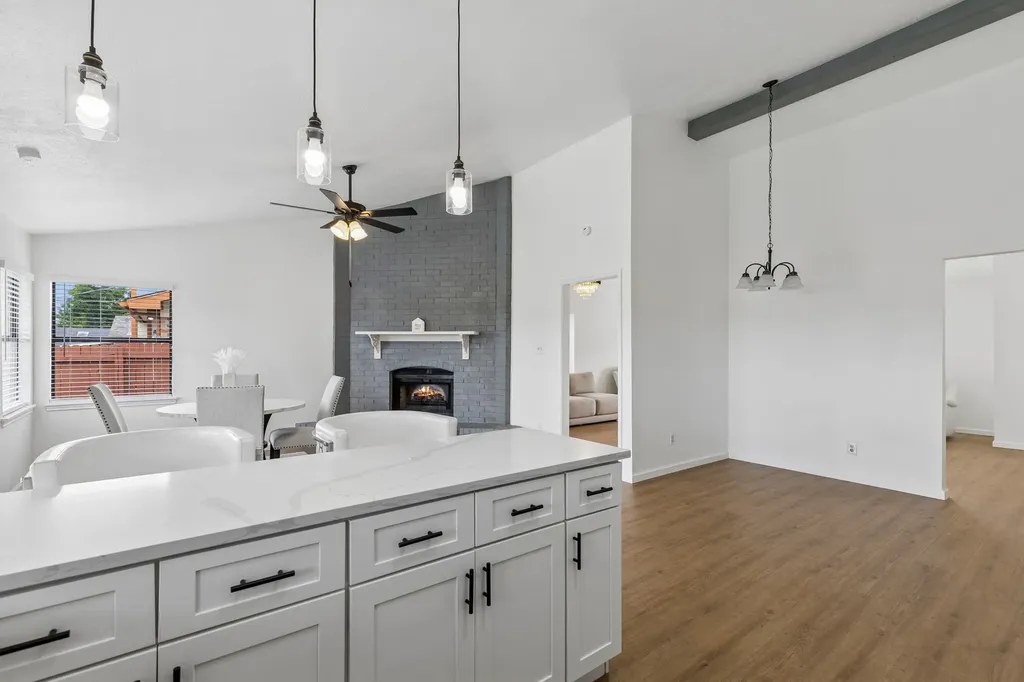 2217 Sharpshire Lane Arlington TX 76014