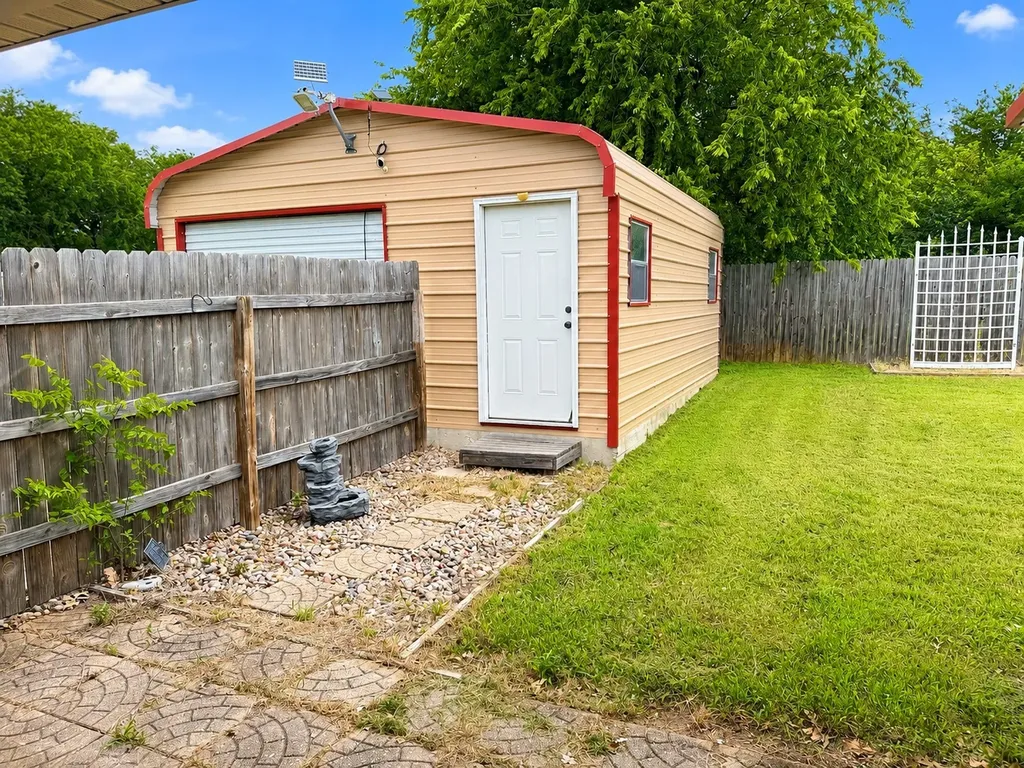 503 Lasalle Street Bowie TX 76230