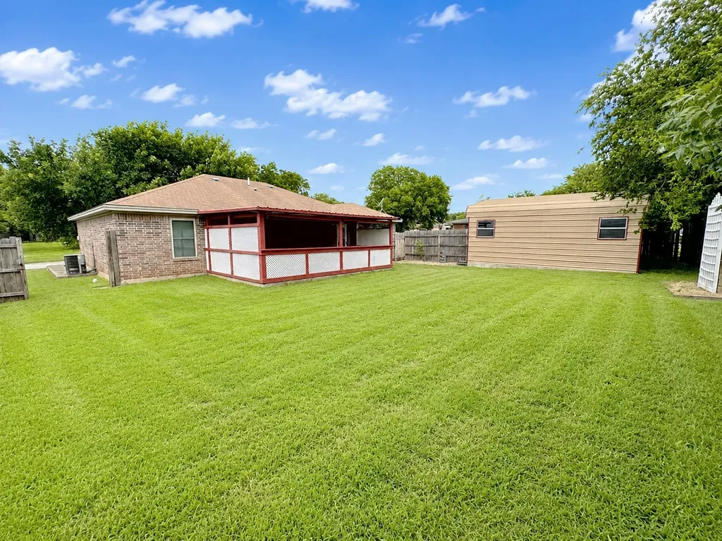 503 Lasalle Street Bowie TX 76230