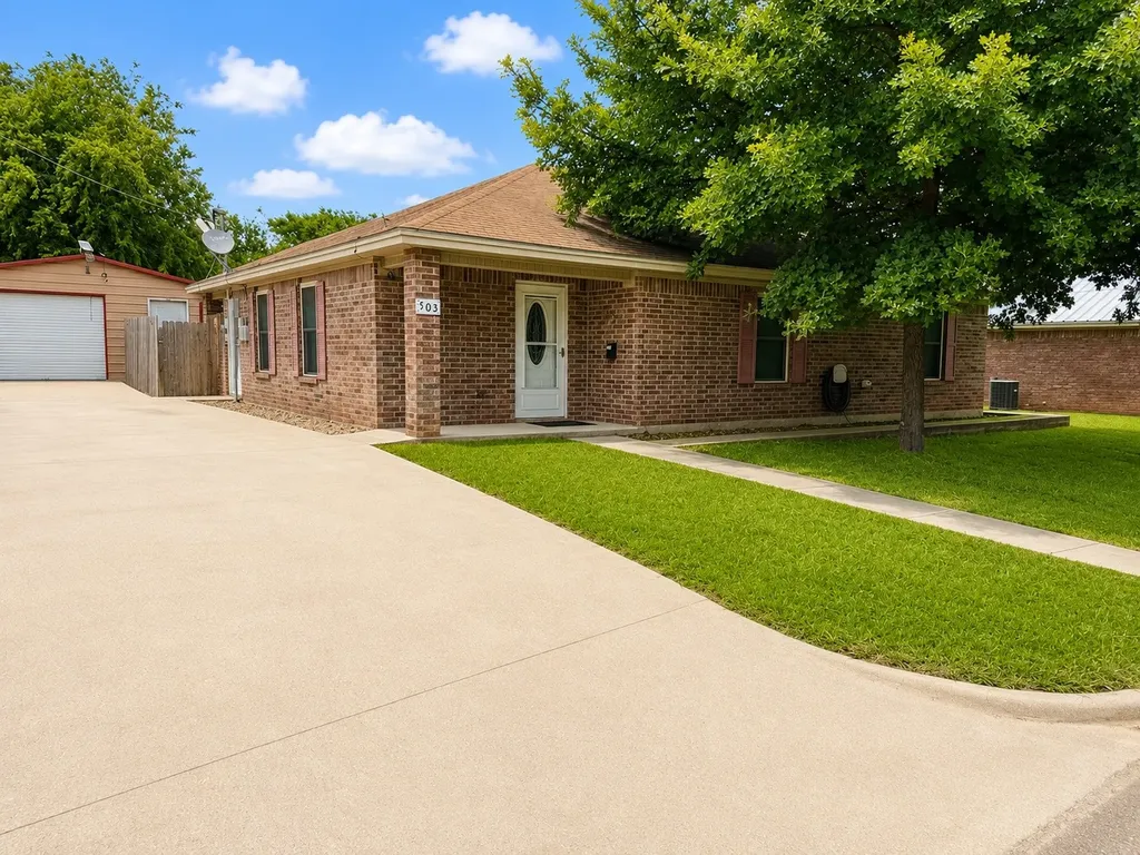 503 Lasalle Street Bowie TX 76230