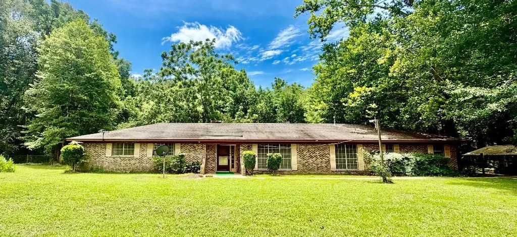 257 Bacle Road Coushatta LA 71019