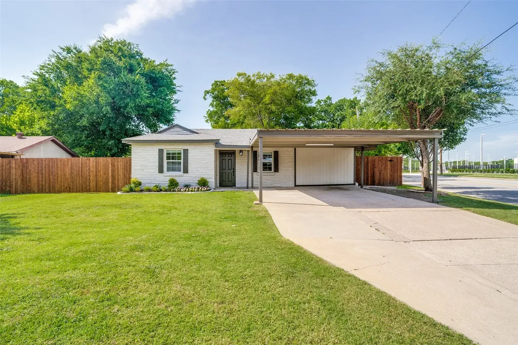 9225 N Dodson Drive White Settlement TX 76108