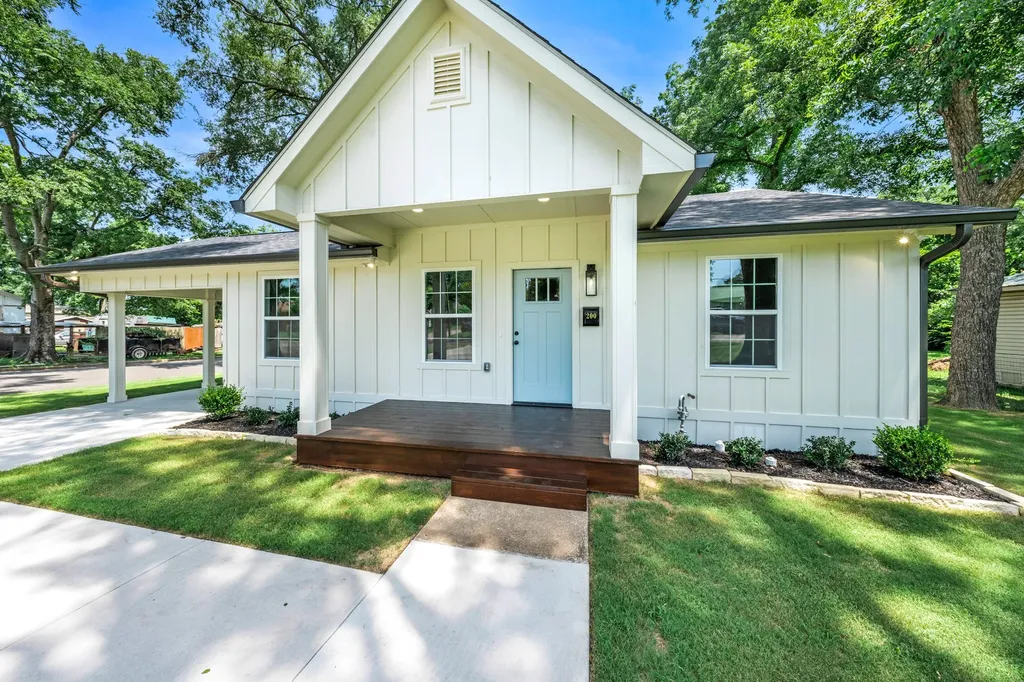 200 Whitworth Street Sulphur Springs TX 75482