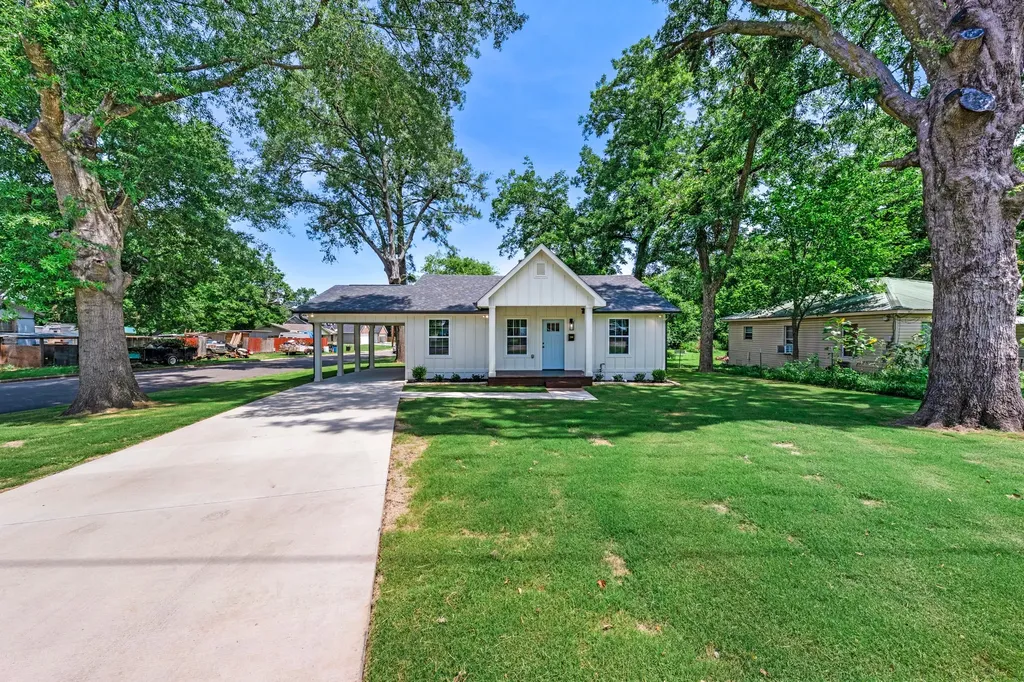 200 Whitworth Street Sulphur Springs TX 75482