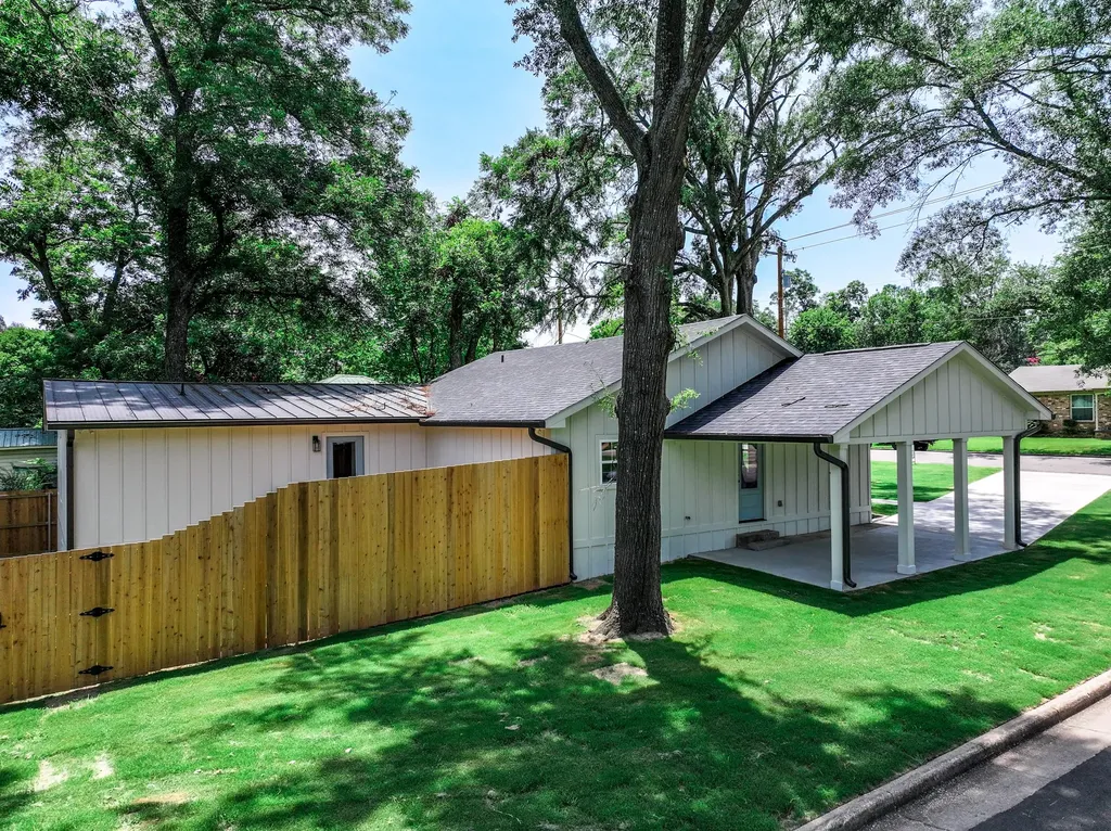 200 Whitworth Street Sulphur Springs TX 75482