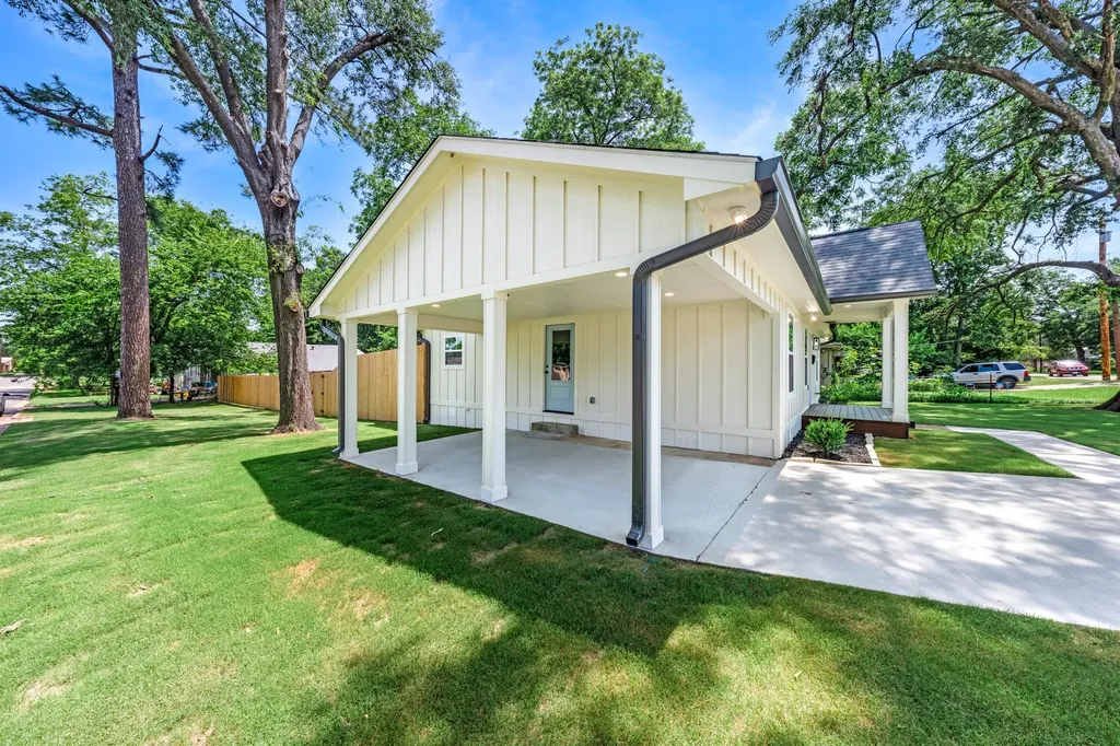 200 Whitworth Street Sulphur Springs TX 75482