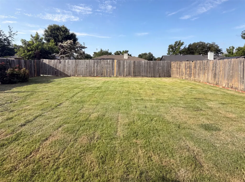 1618 Woodcrest Lane Carrollton TX 75006