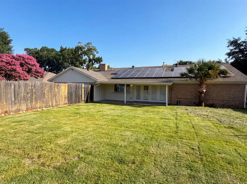 1618 Woodcrest Lane Carrollton TX 75006