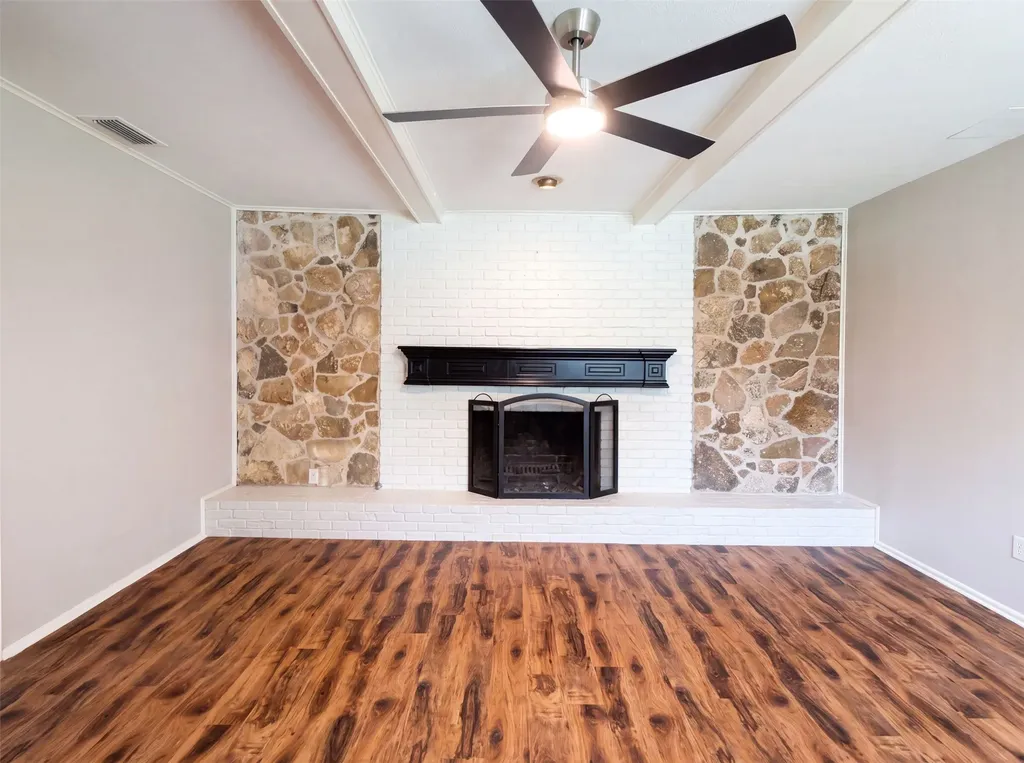 1618 Woodcrest Lane Carrollton TX 75006