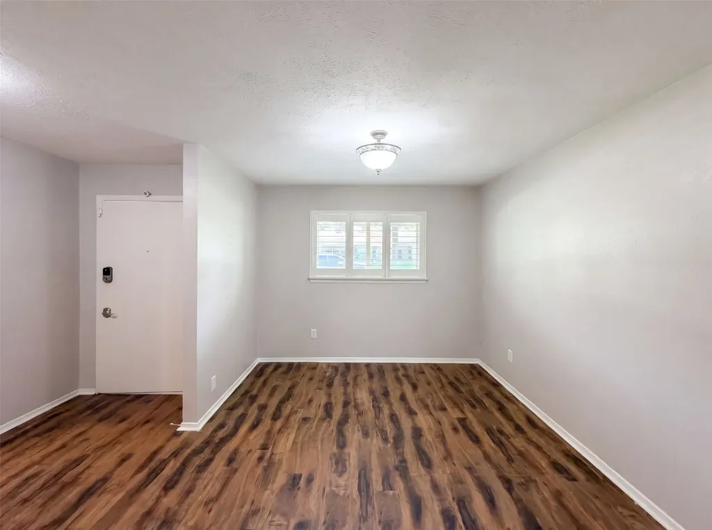 1618 Woodcrest Lane Carrollton TX 75006