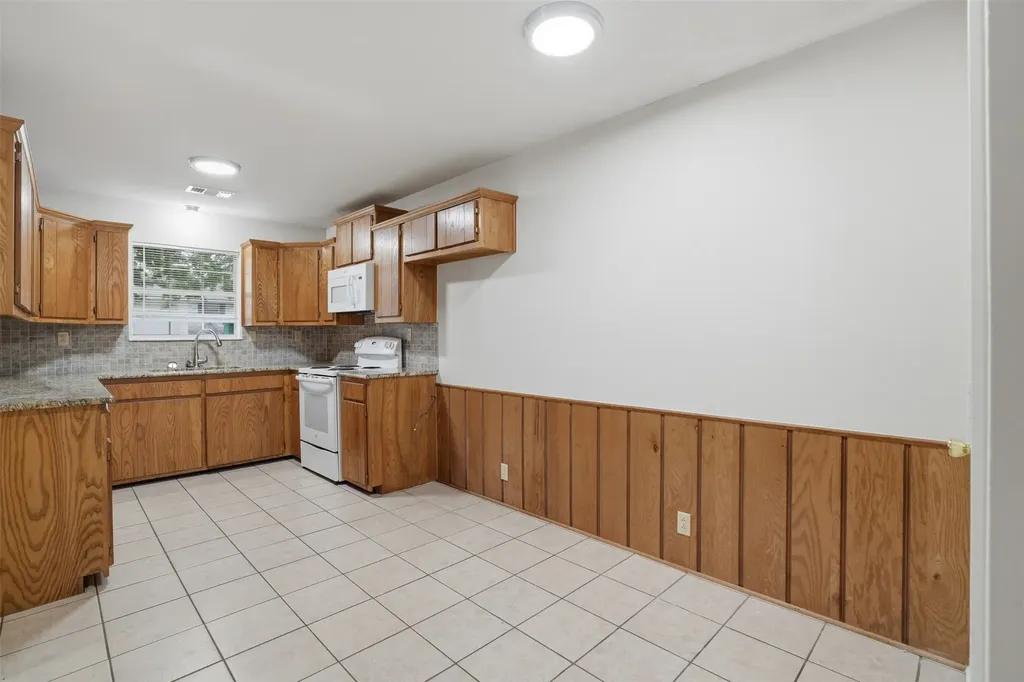 106 Shaw Street Tom Bean TX 75491
