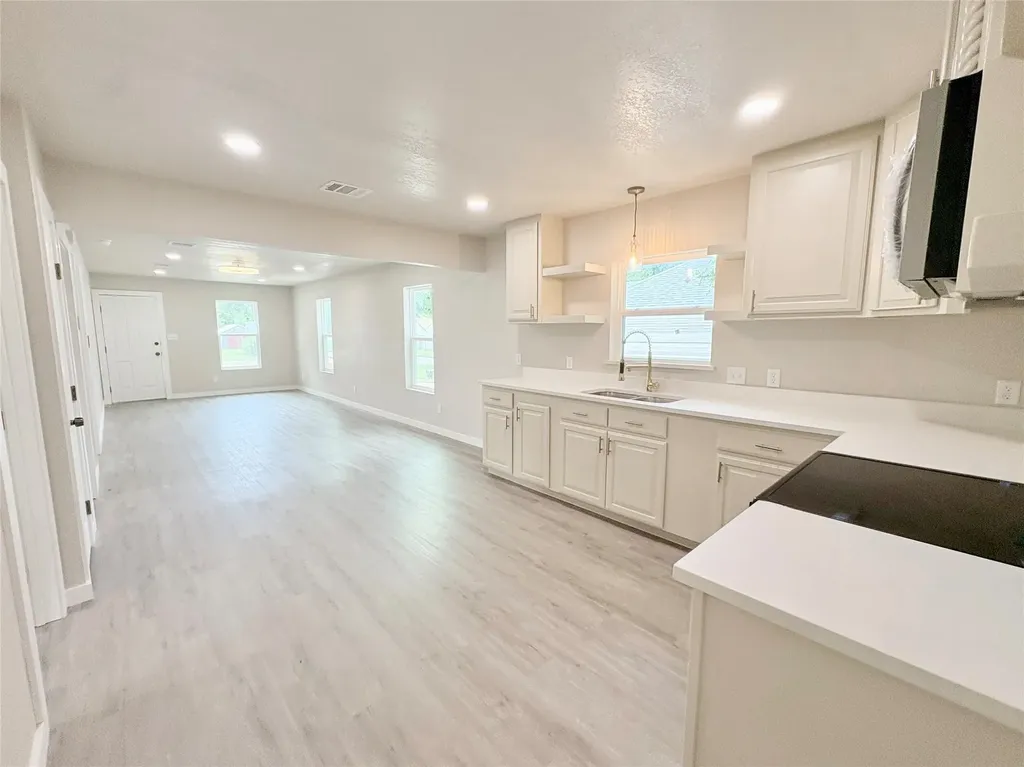 1329 4th Street Graham TX 76450