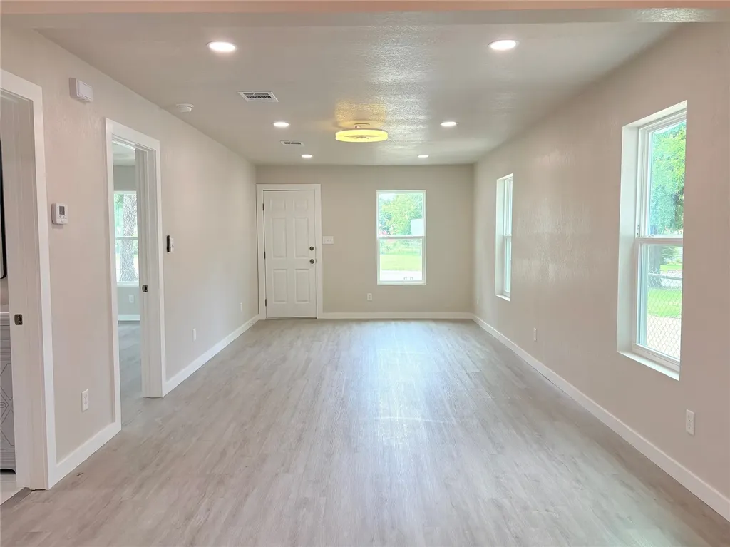 1329 4th Street Graham TX 76450