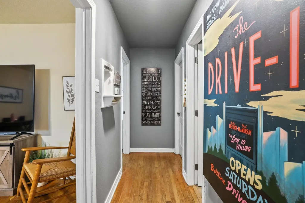 1718 N Shannon Street Sherman TX 75092