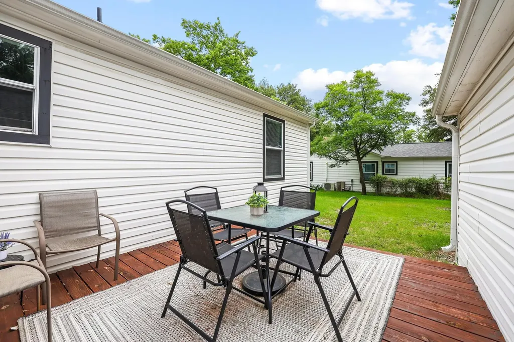 1718 N Shannon Street Sherman TX 75092