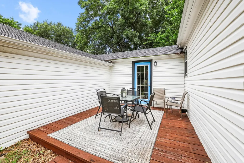 1718 N Shannon Street Sherman TX 75092