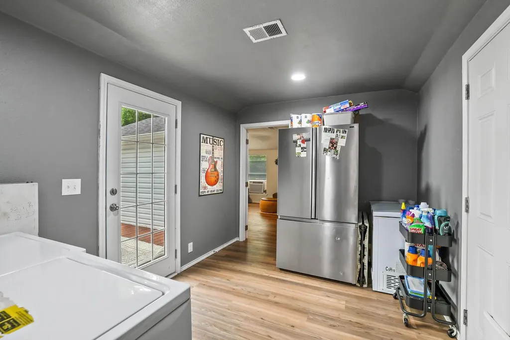 1718 N Shannon Street Sherman TX 75092