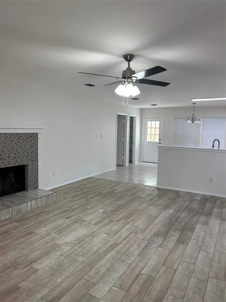 1438 Eastview Drive Garland TX 75040