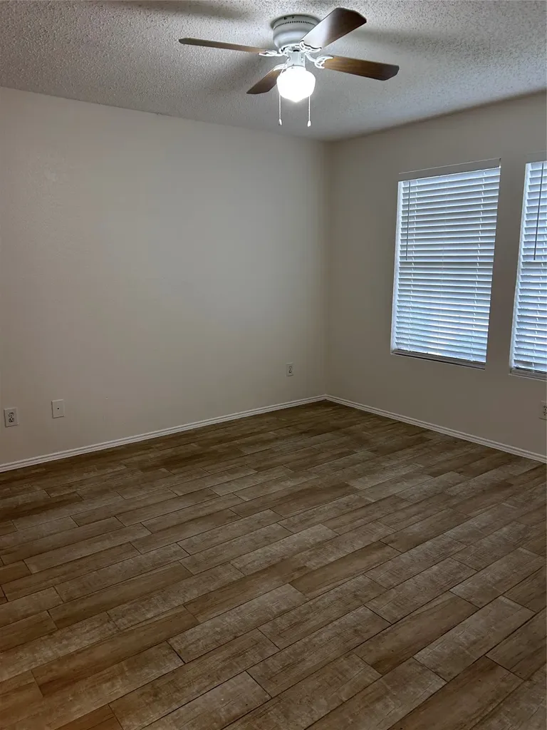 1438 Eastview Drive Garland TX 75040