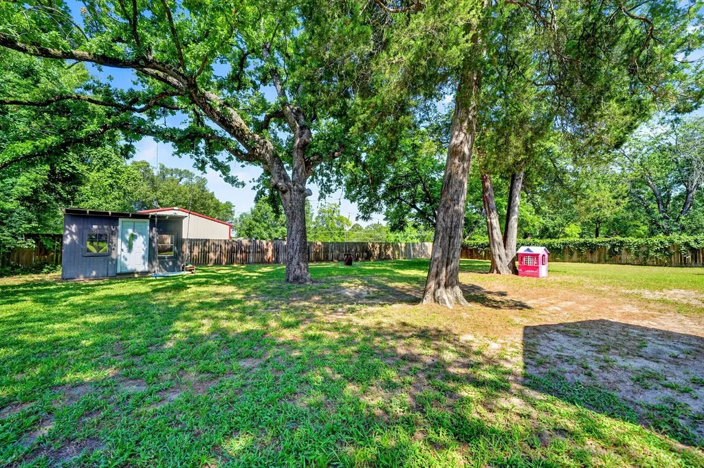 810 Edna Street Athens TX 75751