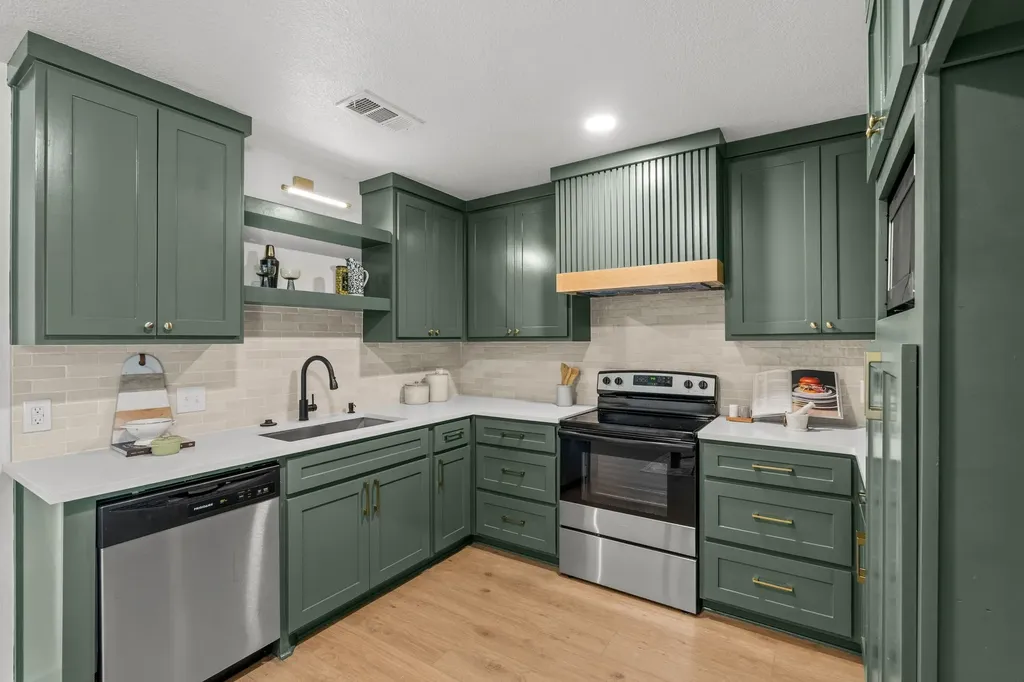 8209 Pearl Street North Richland Hills TX 76180