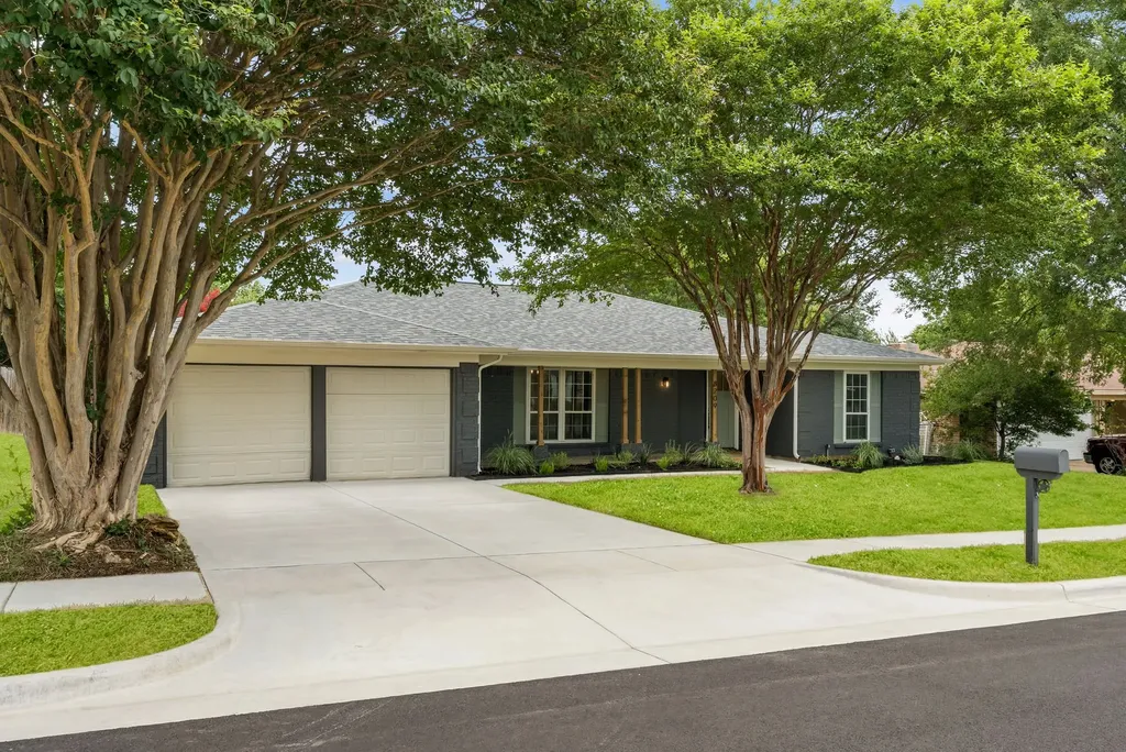 8209 Pearl Street North Richland Hills TX 76180