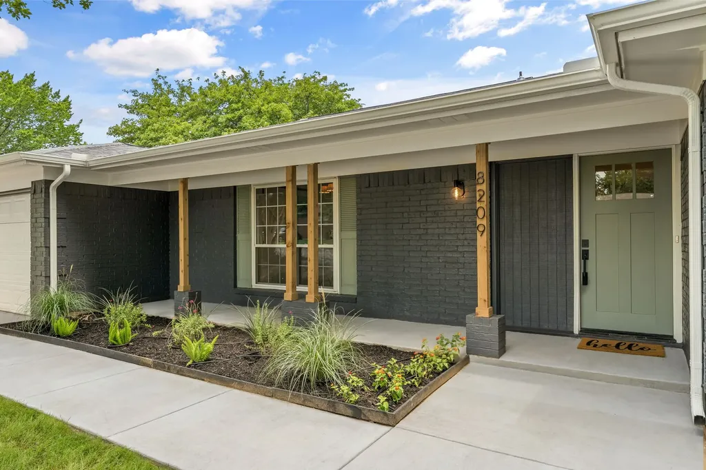 8209 Pearl Street North Richland Hills TX 76180