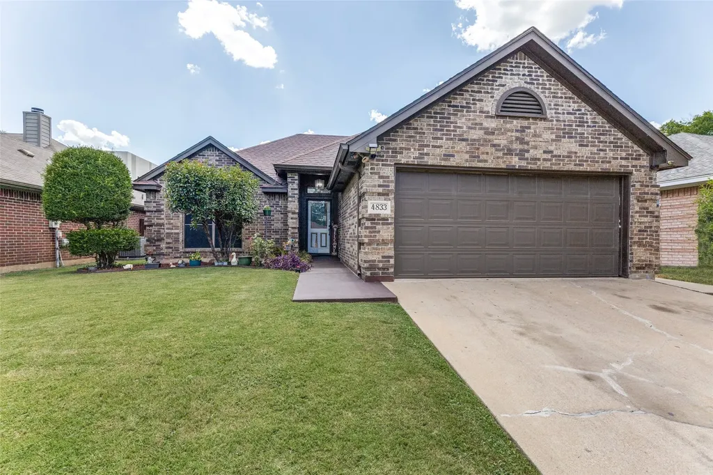4833 Colonial Park Drive Haltom City TX 76117