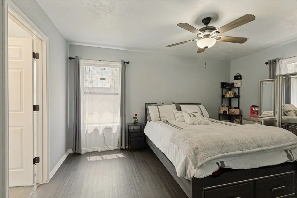 4833 Colonial Park Drive Haltom City TX 76117