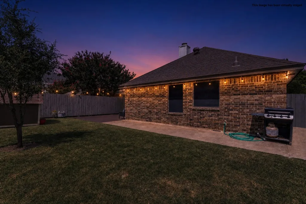4833 Colonial Park Drive Haltom City TX 76117