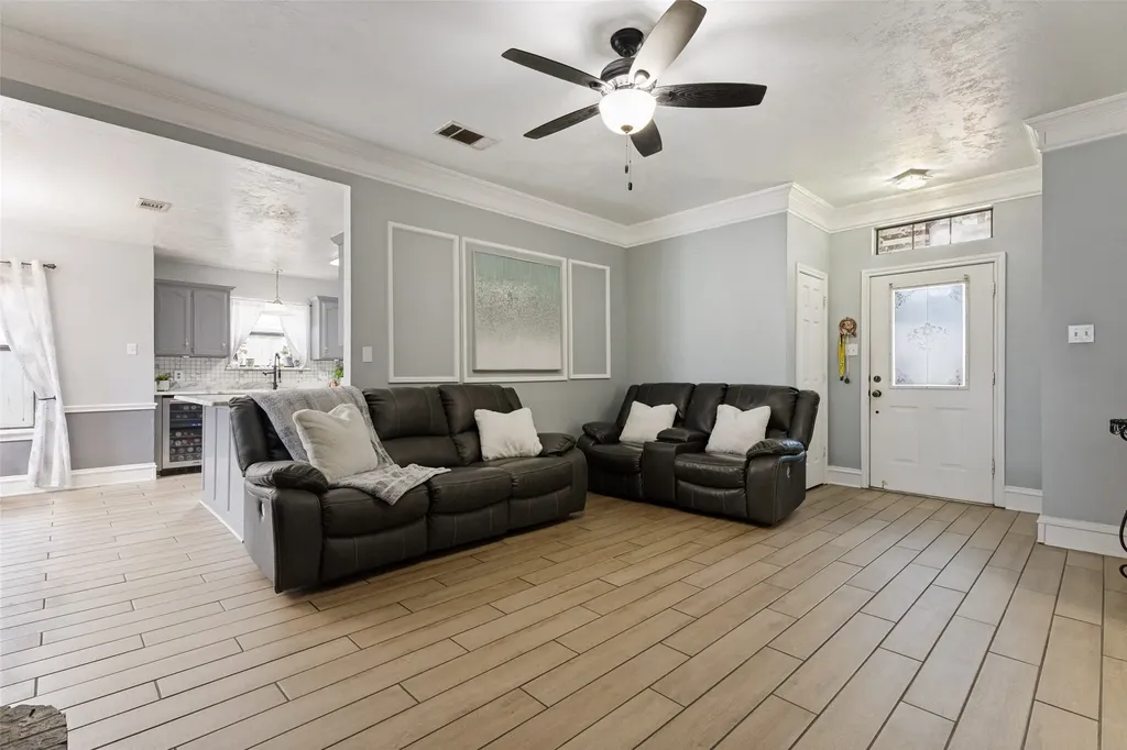 4833 Colonial Park Drive Haltom City TX 76117