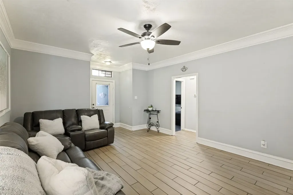 4833 Colonial Park Drive Haltom City TX 76117