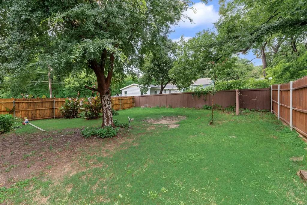 305 Lively Hill Mckinney TX 75069