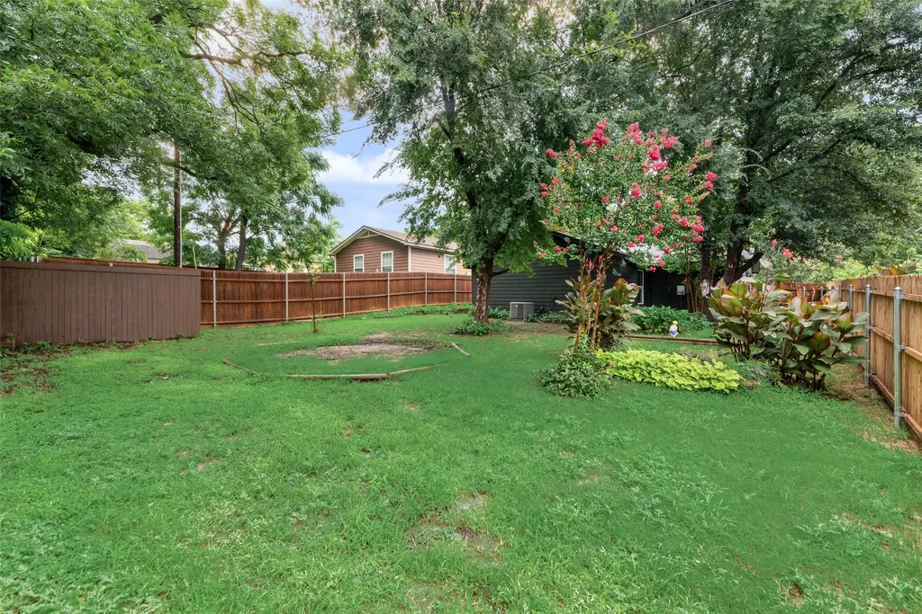 305 Lively Hill Mckinney TX 75069