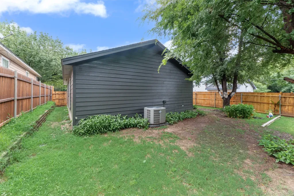 305 Lively Hill Mckinney TX 75069