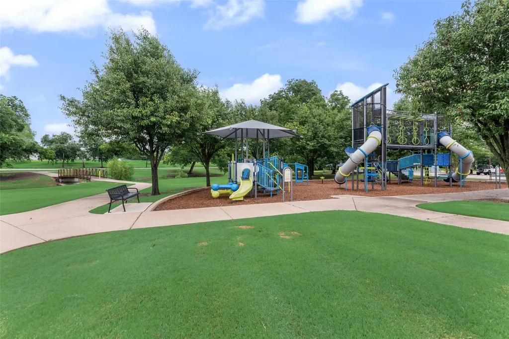 305 Lively Hill Mckinney TX 75069