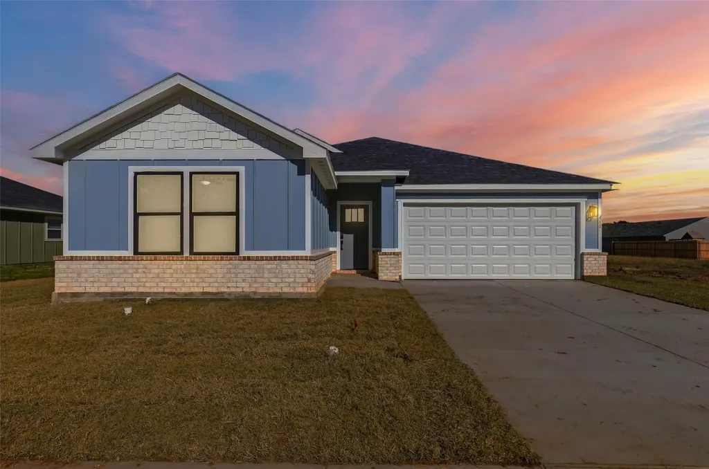 452 Peace Lily Way Tolar TX 76476