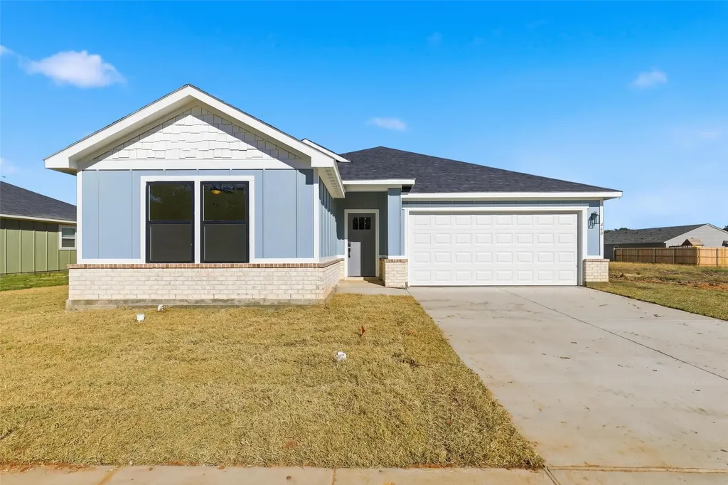 452 Peace Lily Way Tolar TX 76476