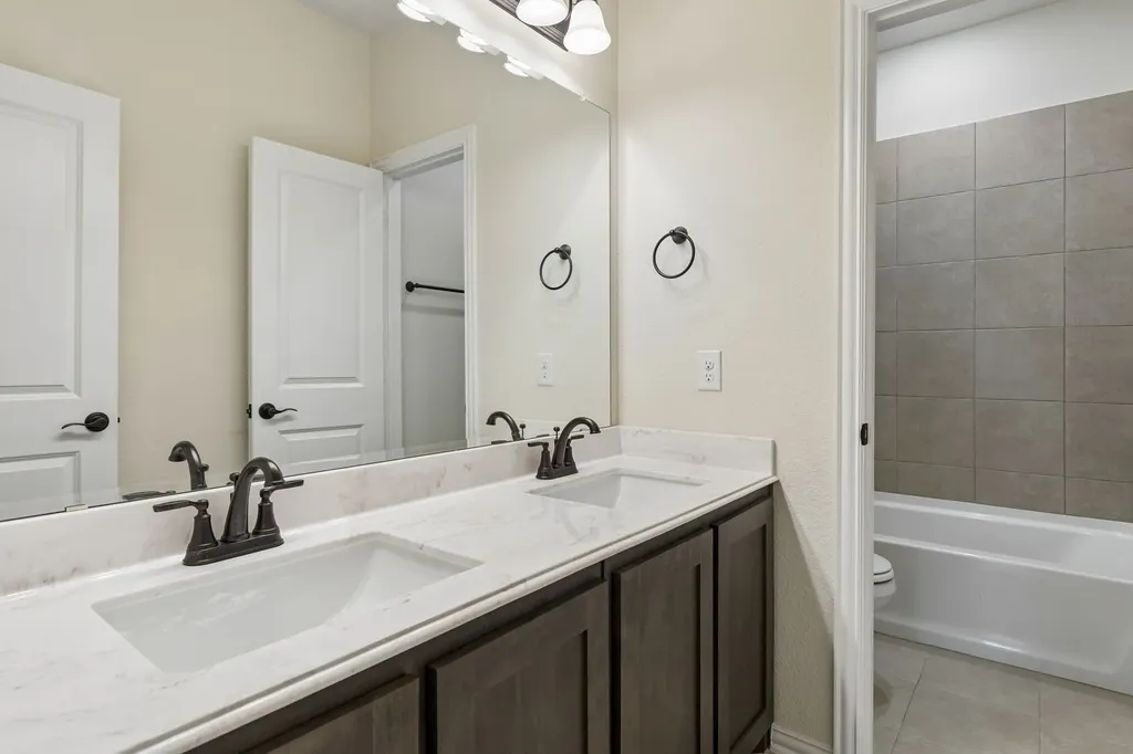 6517 Harwich Drive Mesquite TX 75181
