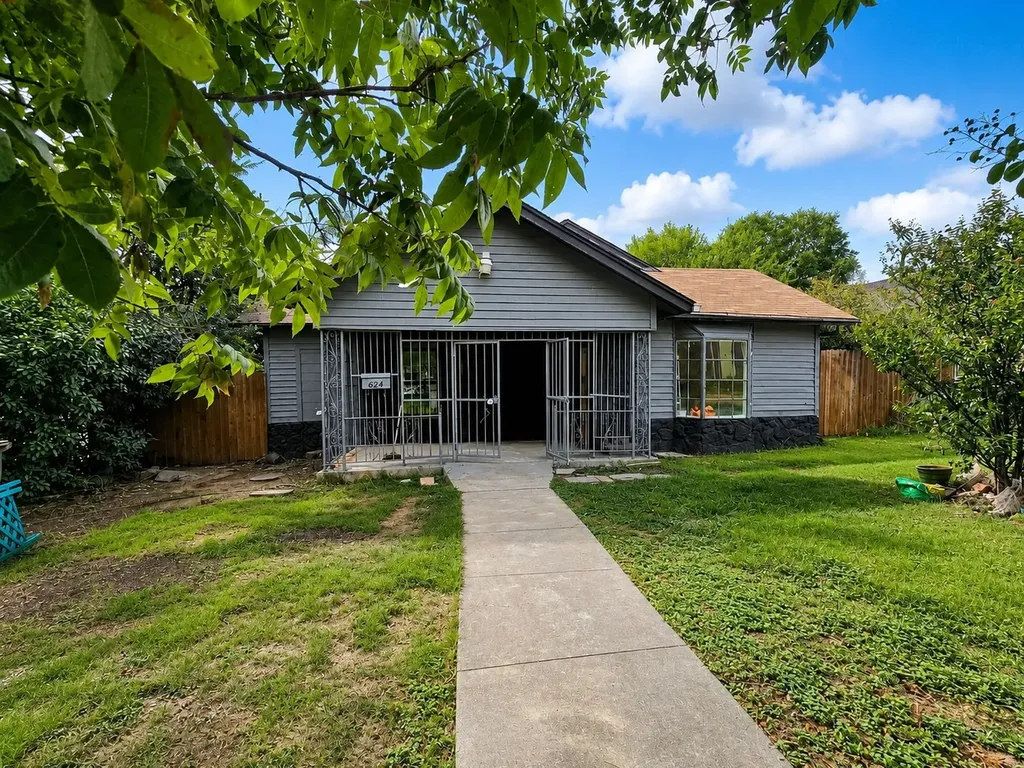 624 Griggs Avenue Fort Worth TX 76103