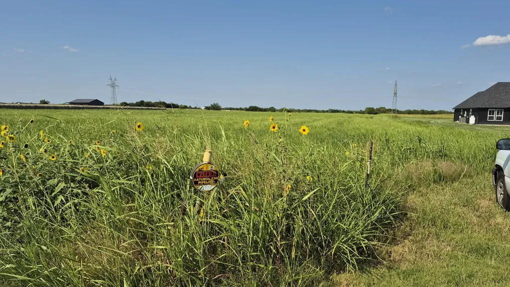 691 Farmer Road Ennis TX 75119