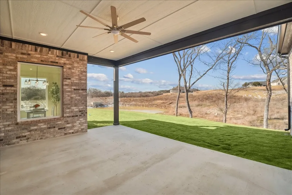 340 Slimp Bluff Azle TX 76020