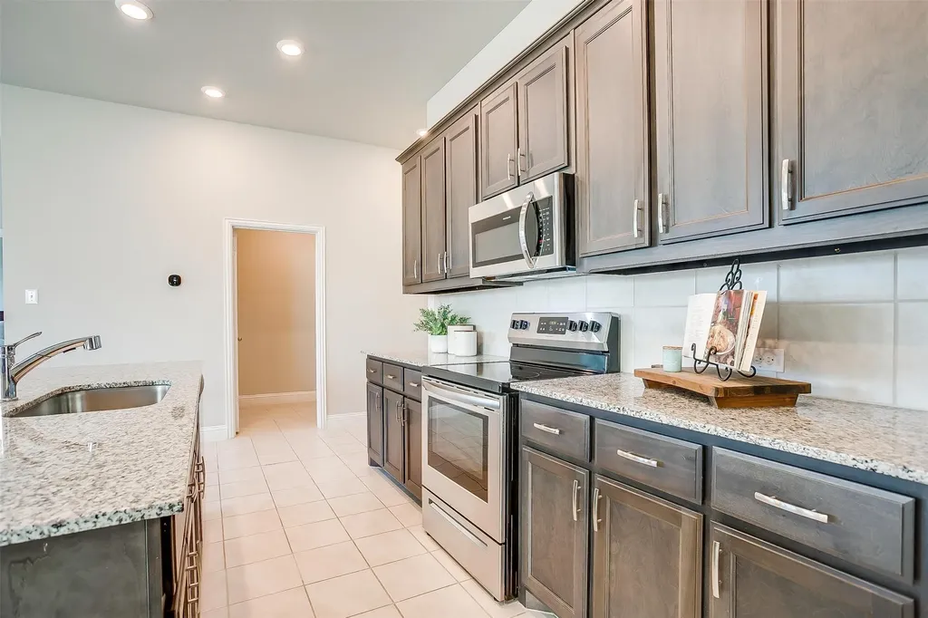 1448 Eagle Nest Drive Pelican Bay TX 76020