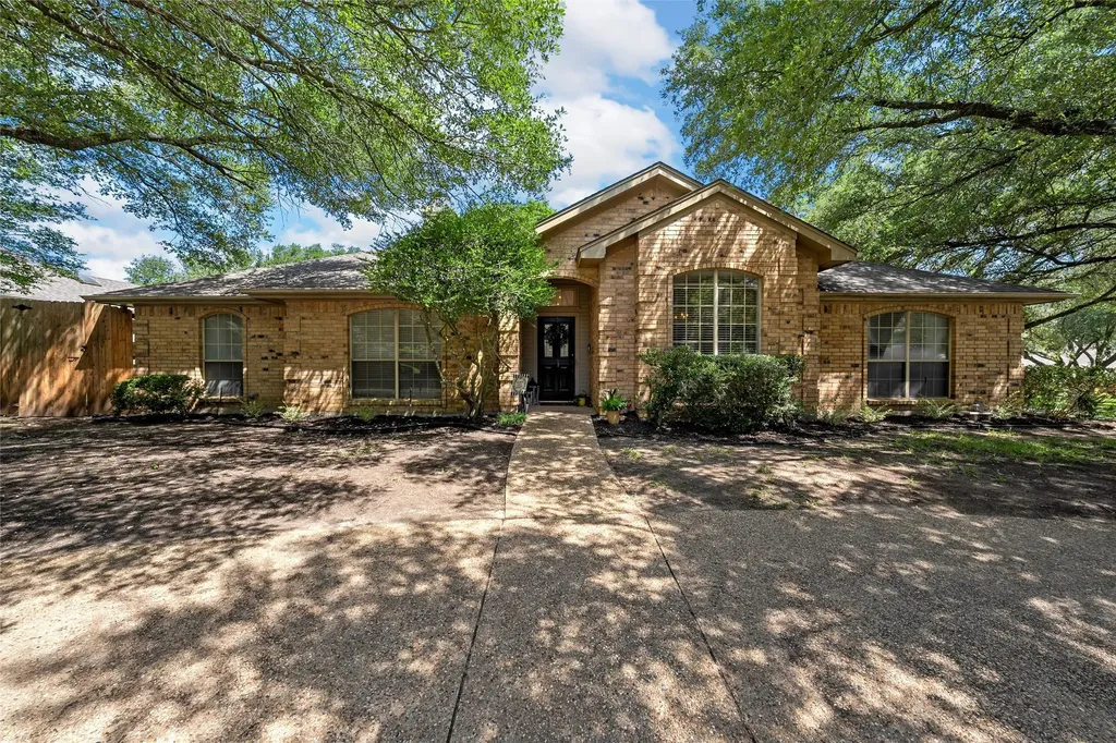 11001 Ridge Point Drive Woodway TX 76712
