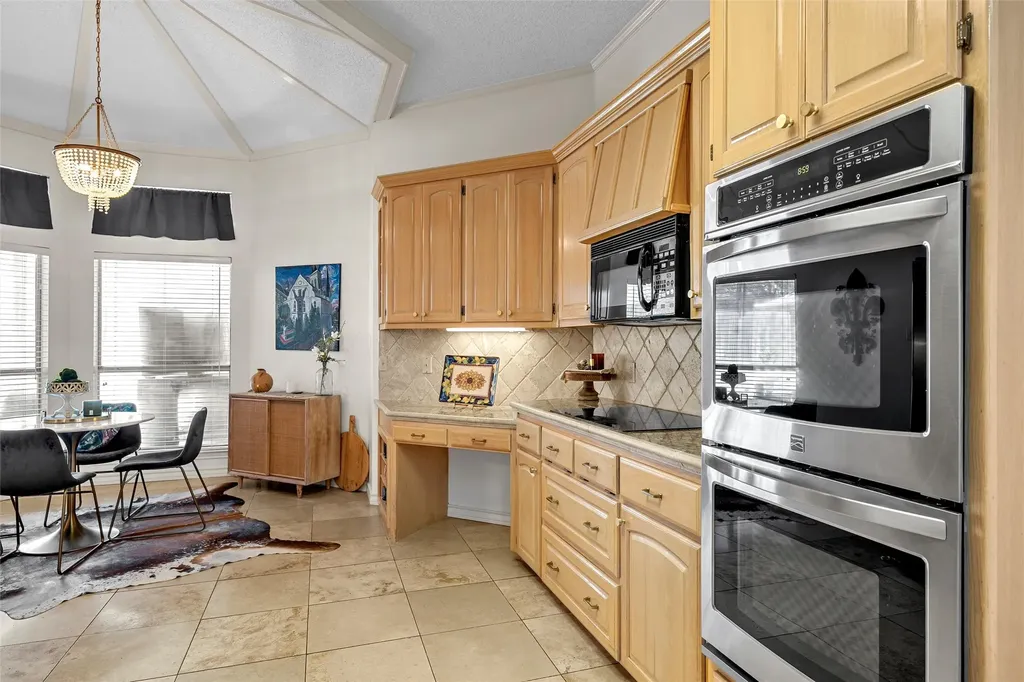 11001 Ridge Point Drive Woodway TX 76712