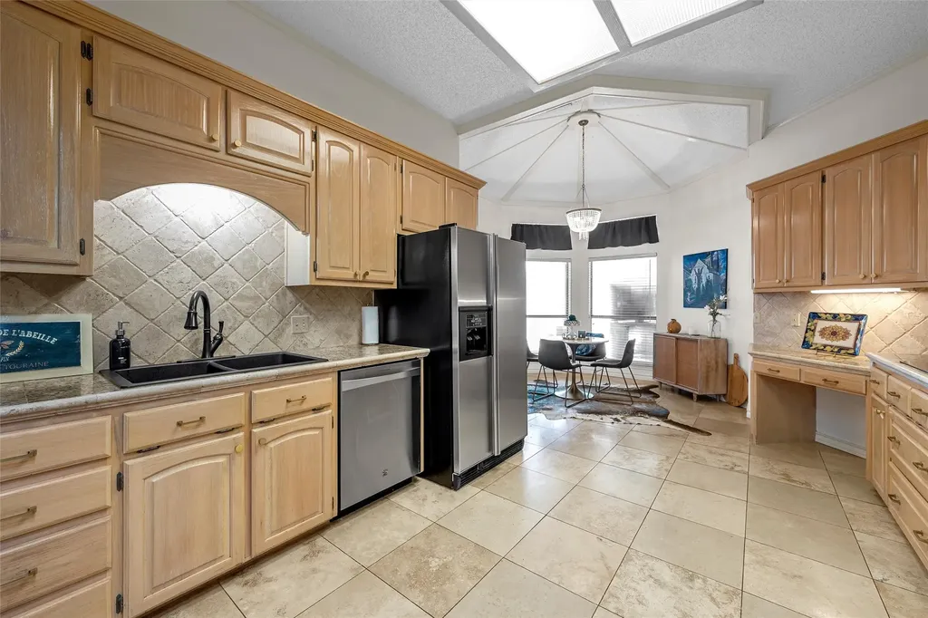 11001 Ridge Point Drive Woodway TX 76712