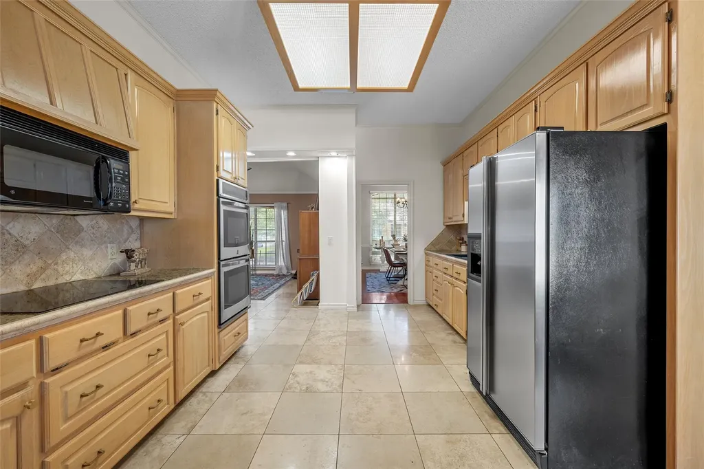 11001 Ridge Point Drive Woodway TX 76712