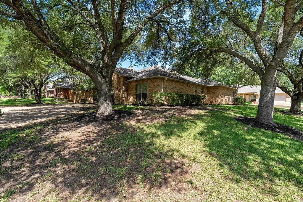11001 Ridge Point Drive Woodway TX 76712