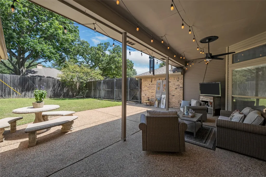 11001 Ridge Point Drive Woodway TX 76712