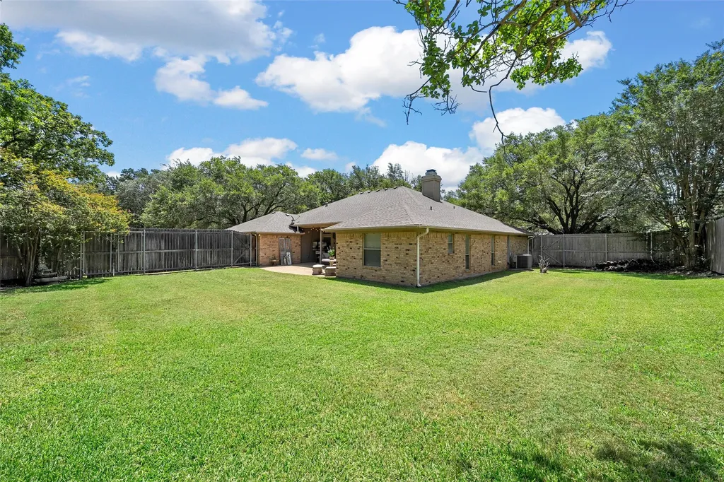 11001 Ridge Point Drive Woodway TX 76712